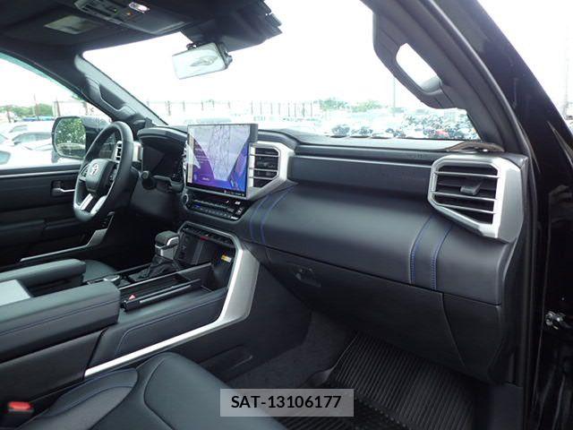 Toyota TUNDRA 2025-10 7981391-14