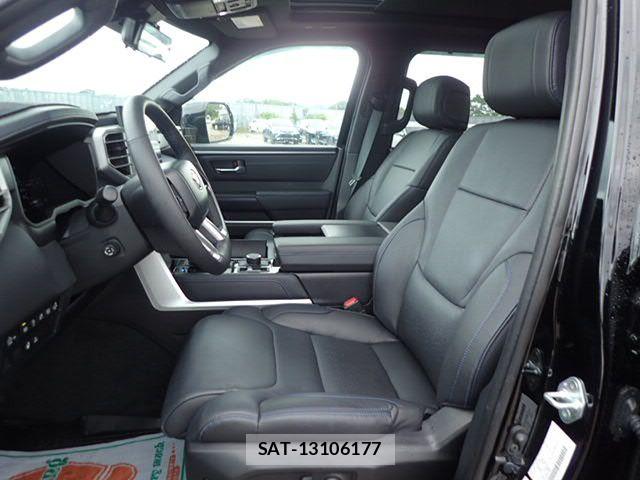 Toyota TUNDRA 2025-10 7981391-2