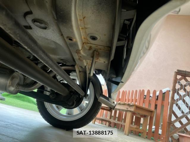 Suzuki TWIN 2004-04 7458516-7