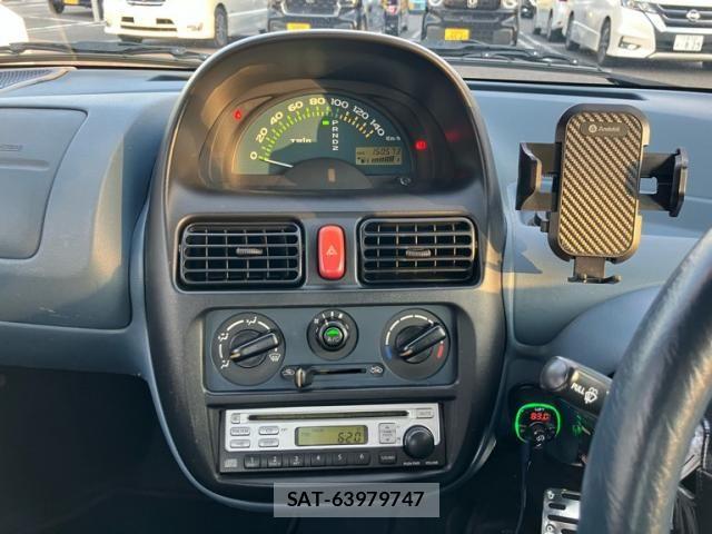 Suzuki TWIN 2004-01 8247003-6