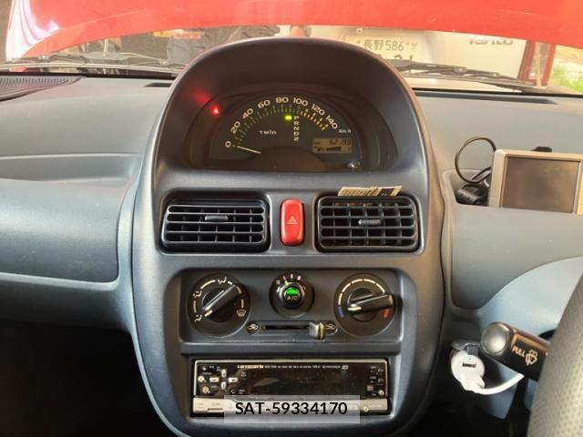 Suzuki TWIN 2004-03 8415561-13