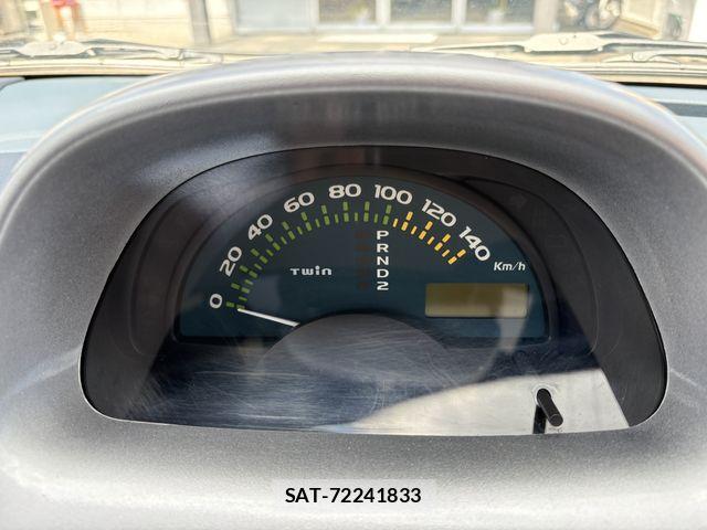 Suzuki TWIN 2003-02 8832219-15