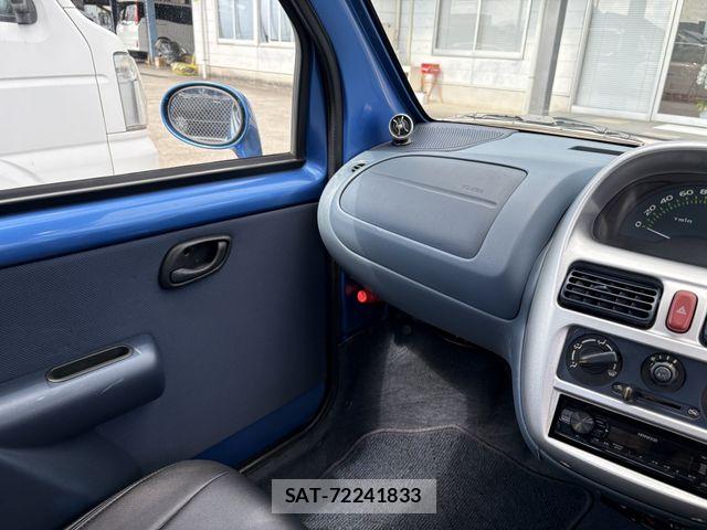 Suzuki TWIN 2003-02 8832219-23