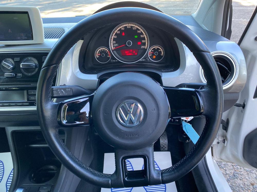 VolksWagen UP! 2016-09 1133021-22