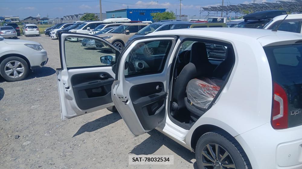 VolksWagen UP! 2013-03 7749325-9