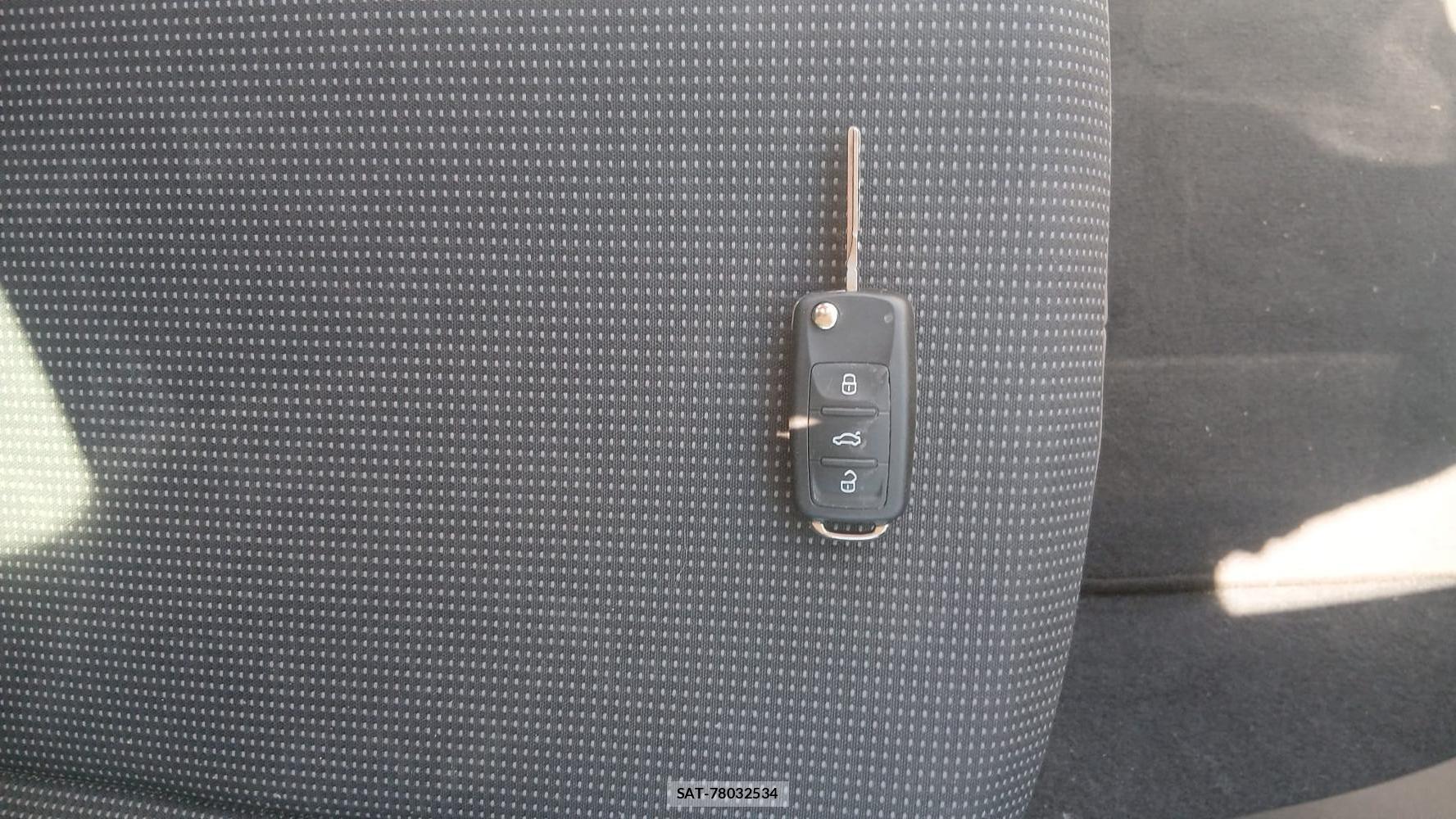 VolksWagen UP! 2013-03 7749325-17