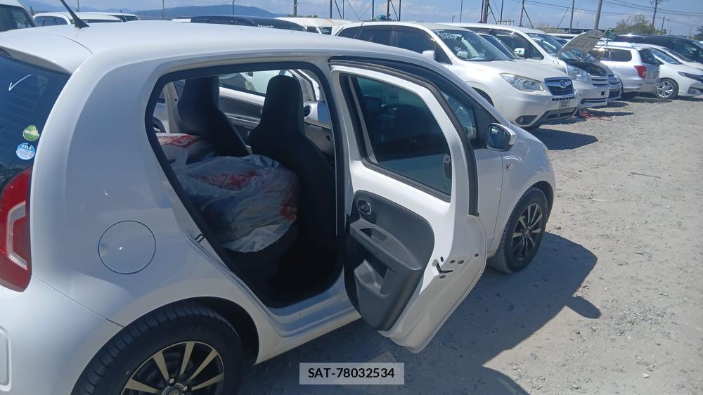 VolksWagen UP! 2013-03 7749325-8