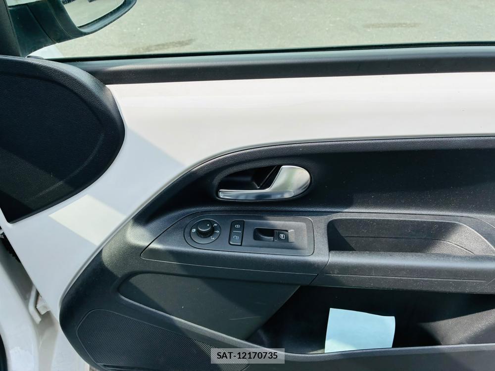 VolksWagen UP! 2013-03 8469919-20