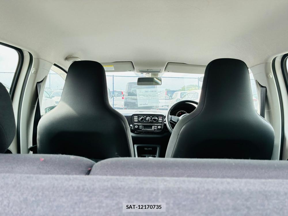 VolksWagen UP! 2013-03 8469919-24