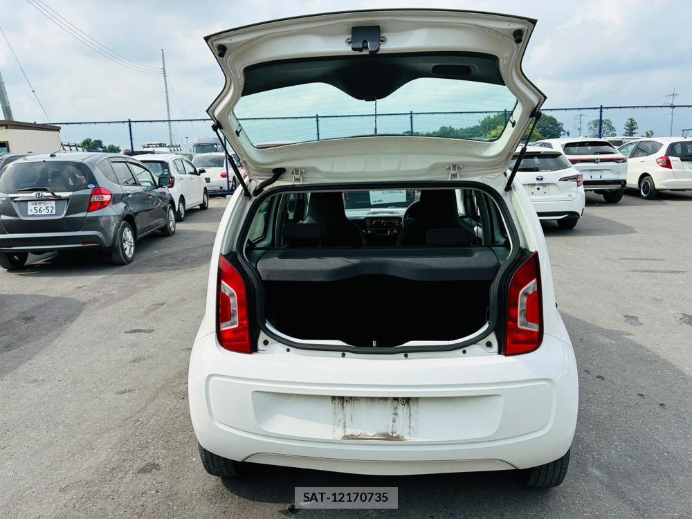 VolksWagen UP! 2013-03 8469919-26