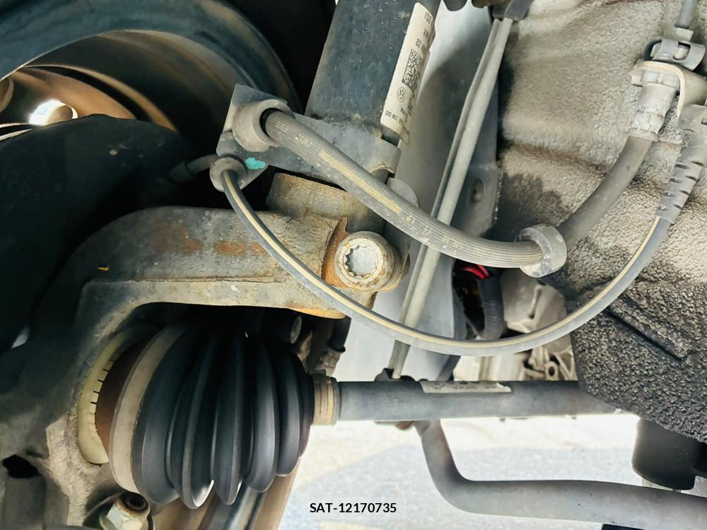VolksWagen UP! 2013-03 8469919-33