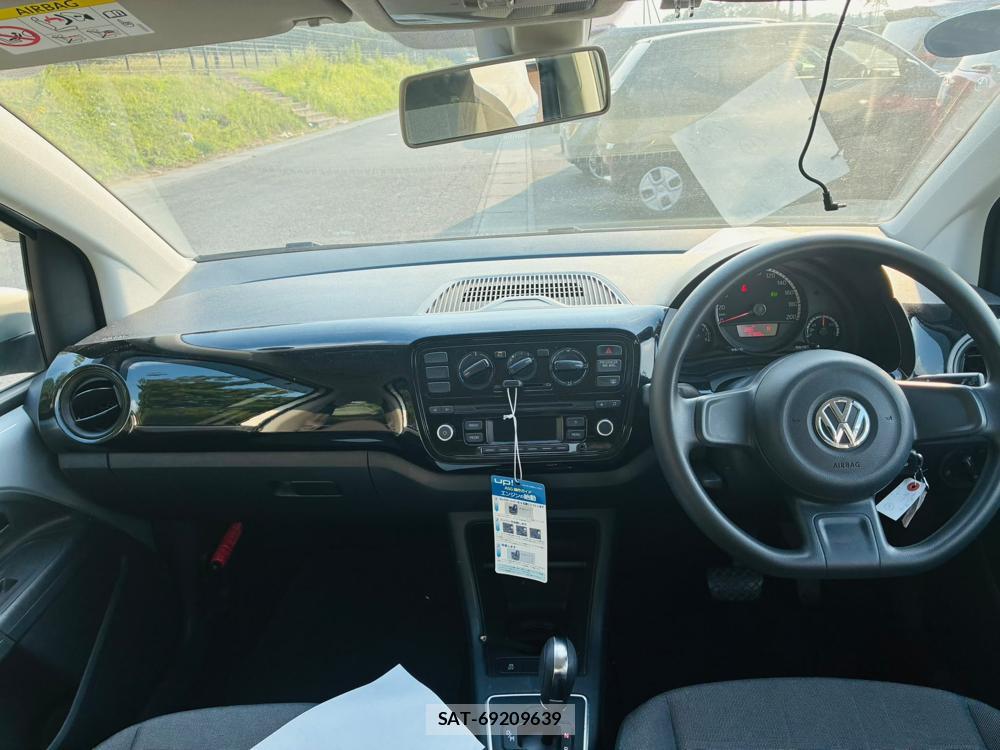 VolksWagen UP! 2014-03 8329541-12
