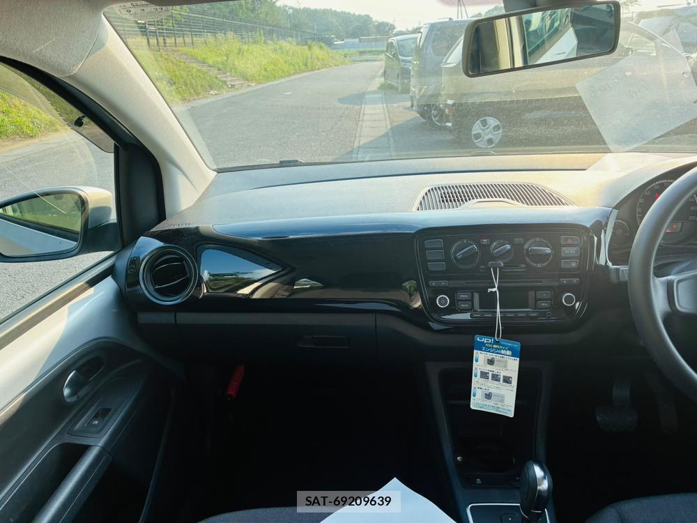 VolksWagen UP! 2014-03 8329541-17