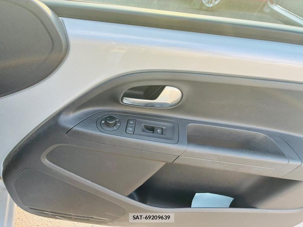 VolksWagen UP! 2014-03 8329541-20