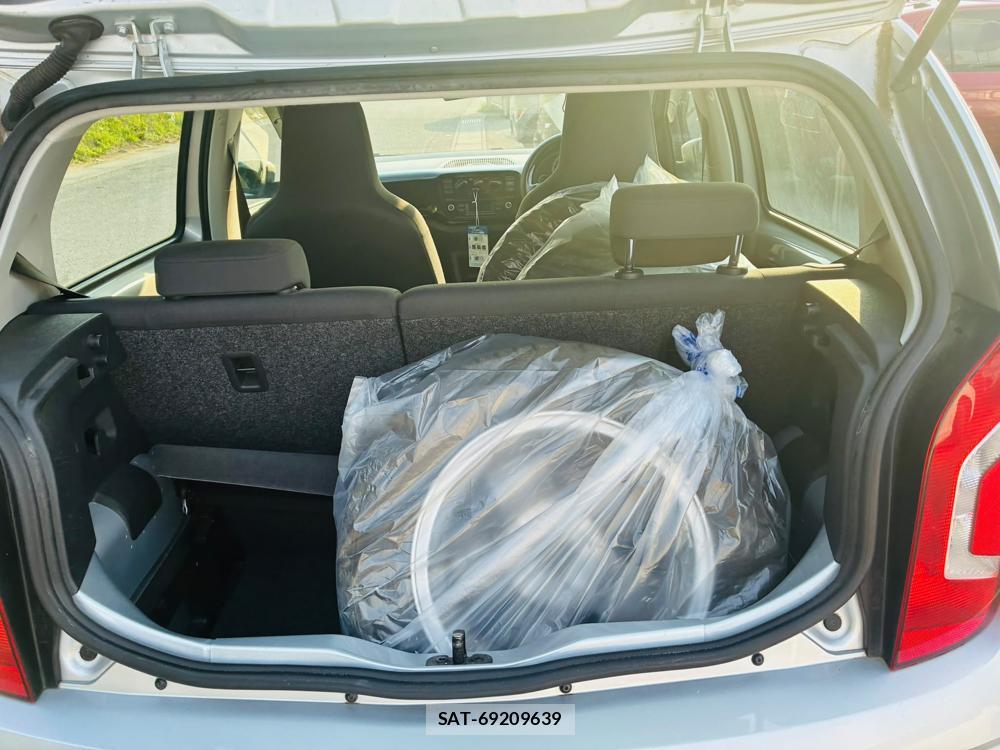 VolksWagen UP! 2014-03 8329541-25