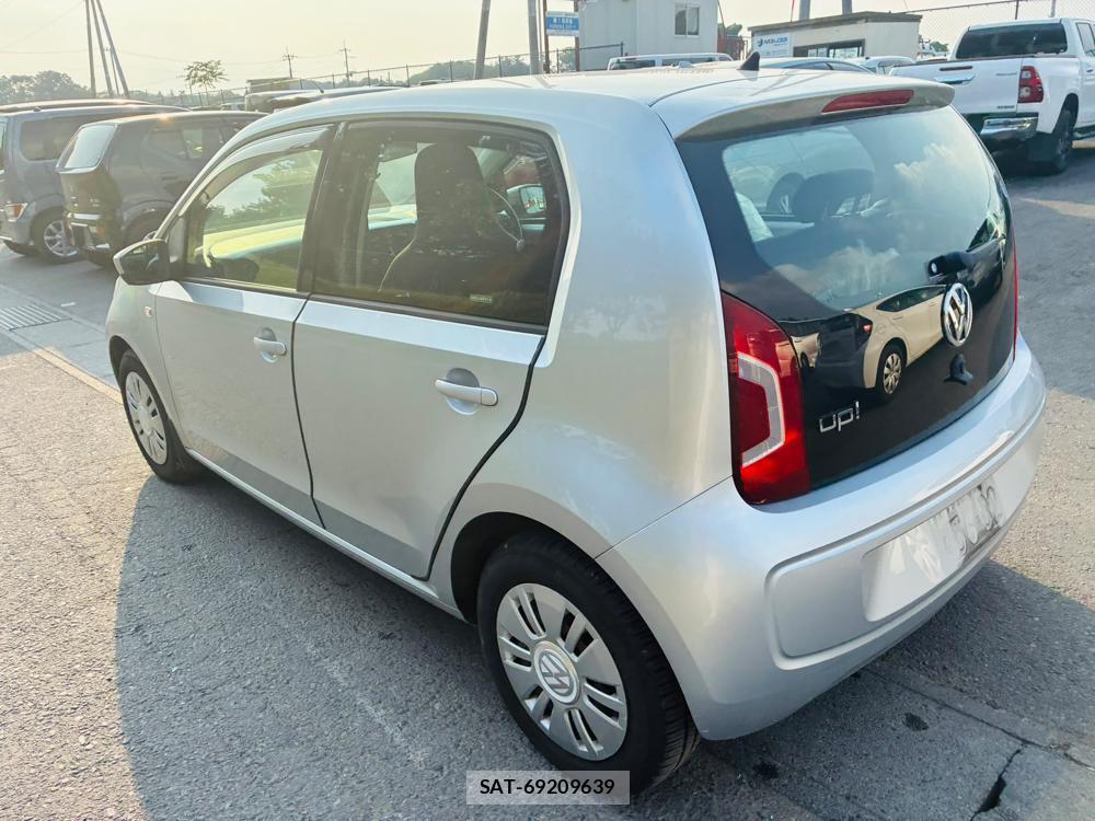 VolksWagen UP! 2014-03 8329541-2