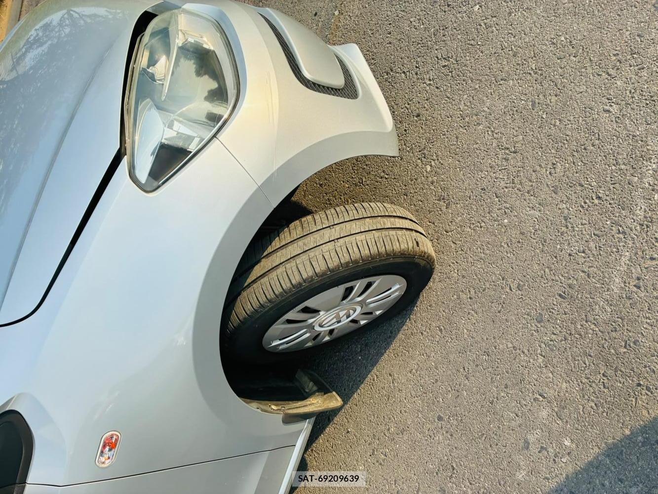 VolksWagen UP! 2014-03 8329541-32