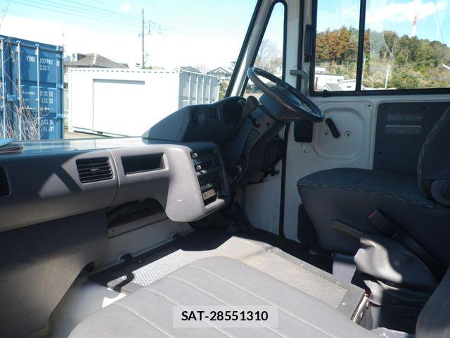 Toyota PORTE 2002-02 7252657-4