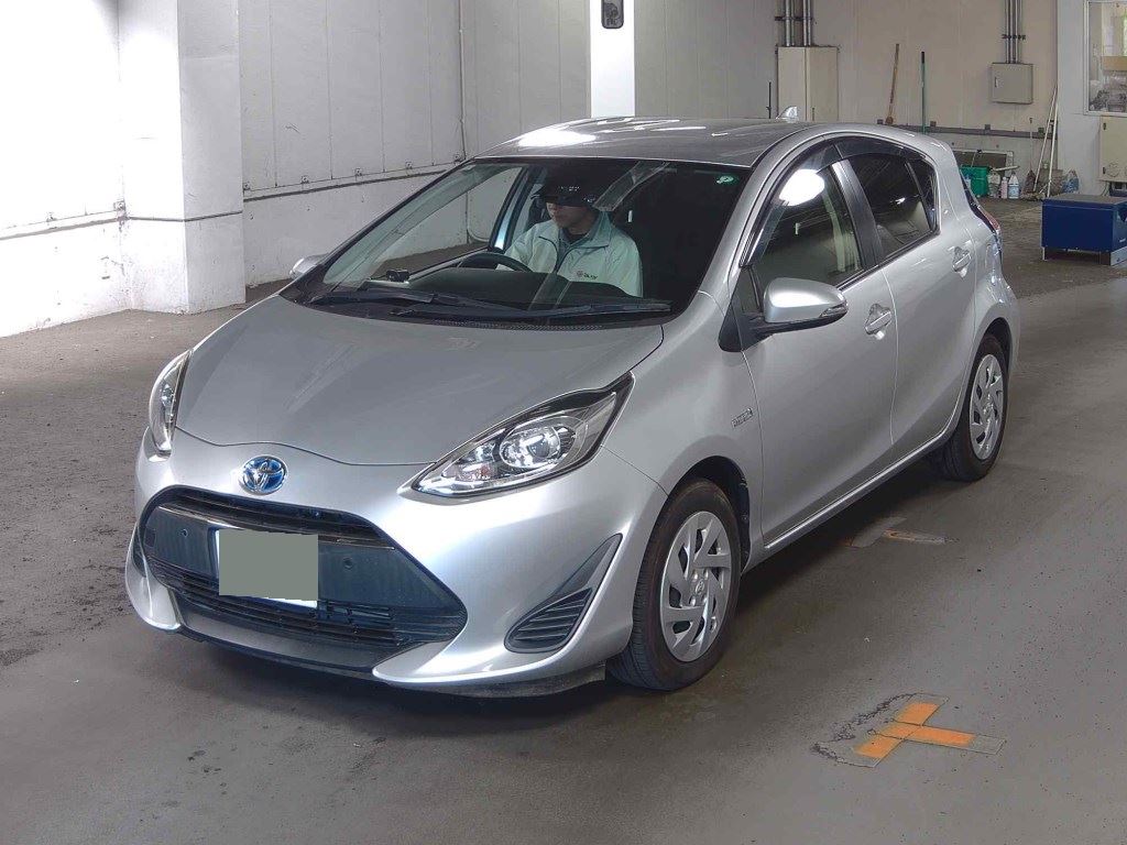 Toyota AQUA 2017 1486360-3
