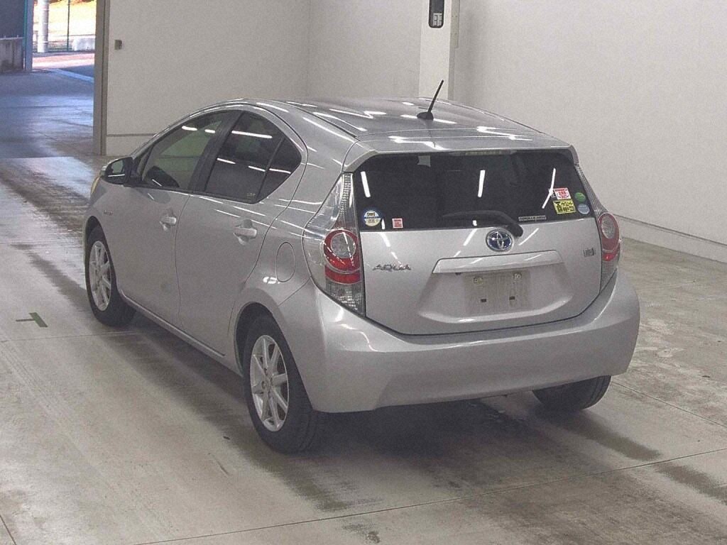 Toyota AQUA 2013 1486771-1