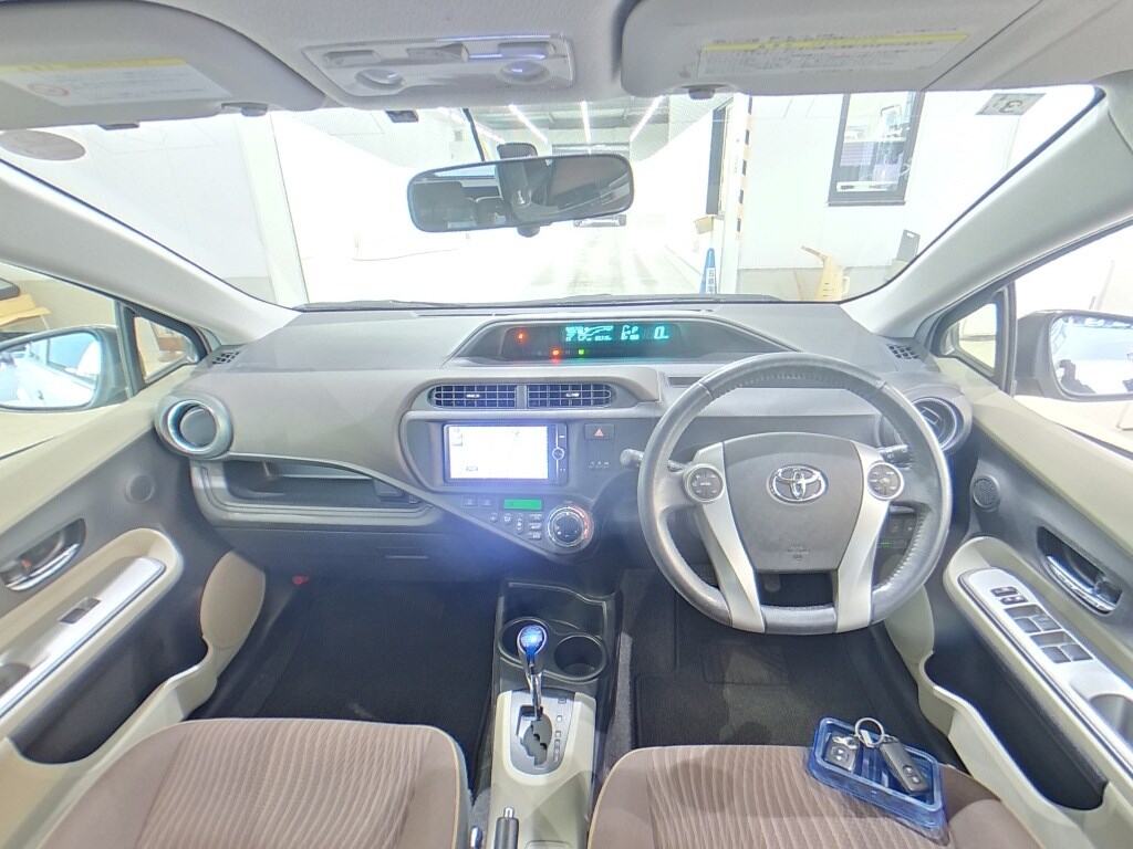 Toyota AQUA 2013 1486771-2