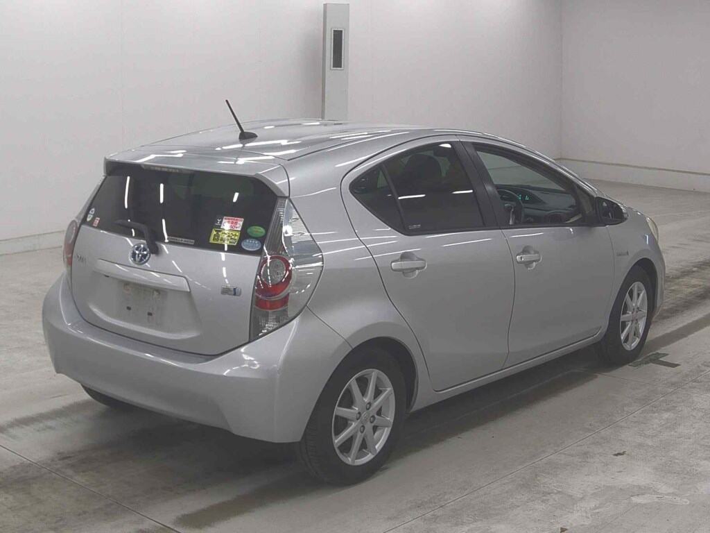 Toyota AQUA 2013 1486771-4