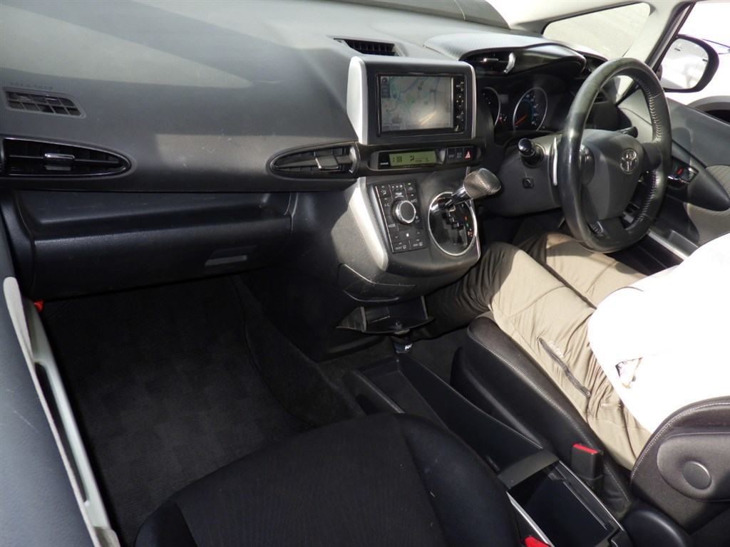 Toyota WISH 2011 1514770-2