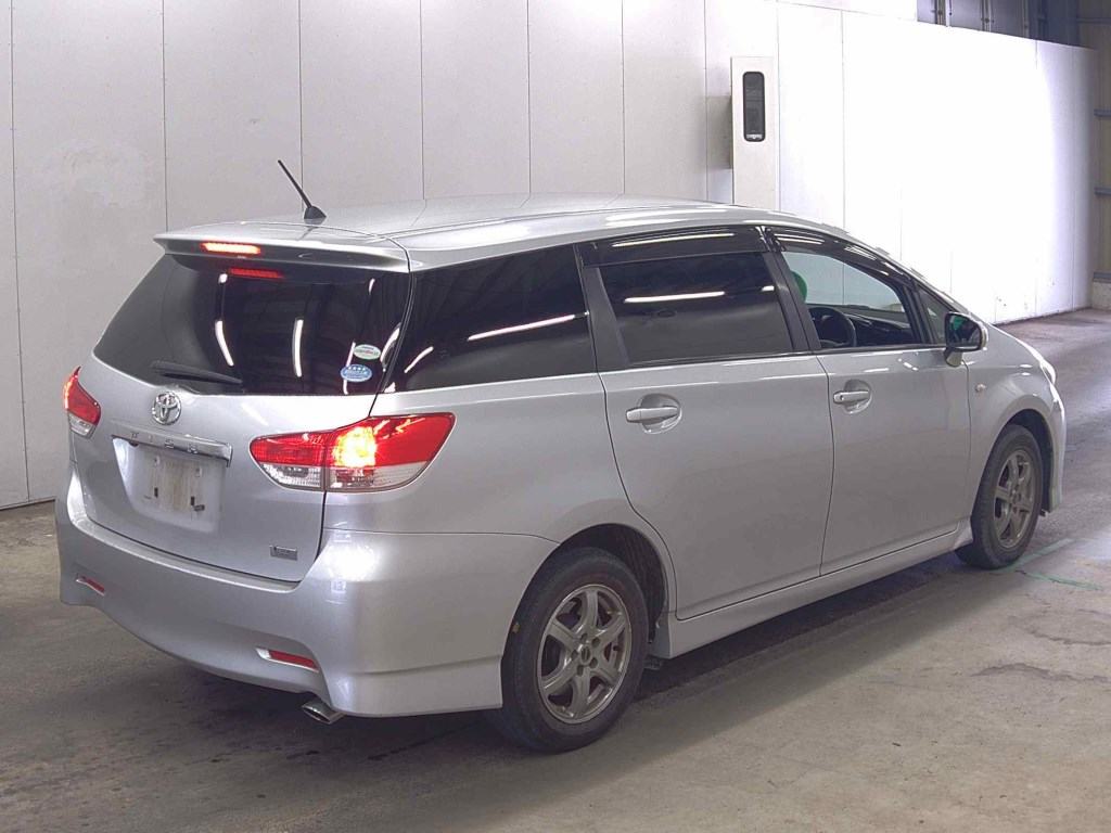 Toyota WISH 2011 1514770-4