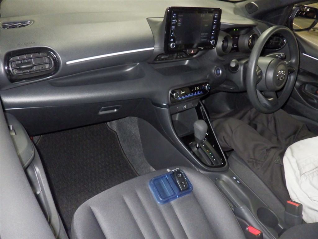Toyota YARIS 2023 1530547-2