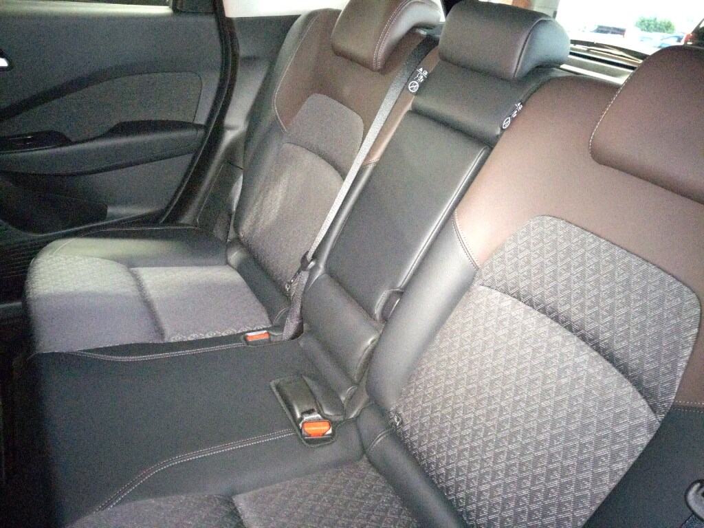 Nissan AURA 2025 1707183-5
