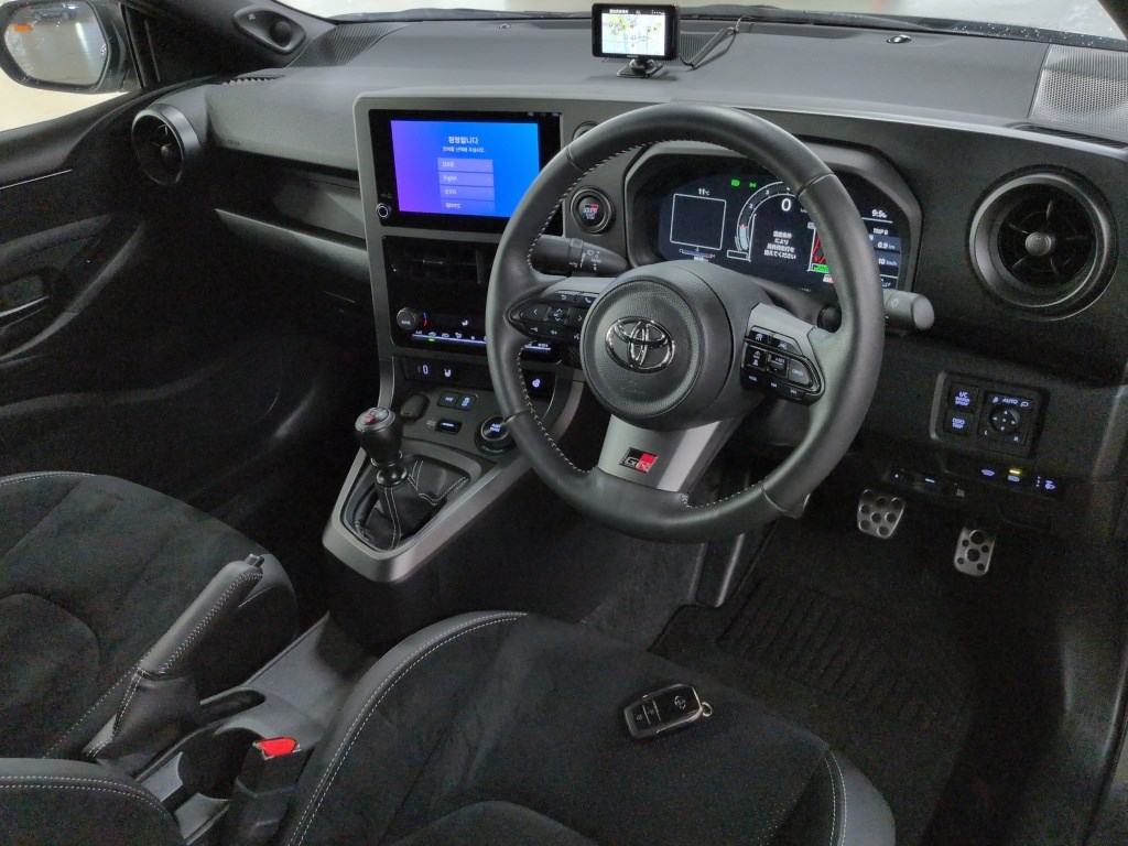 Toyota YARIS 2025 1951817-2