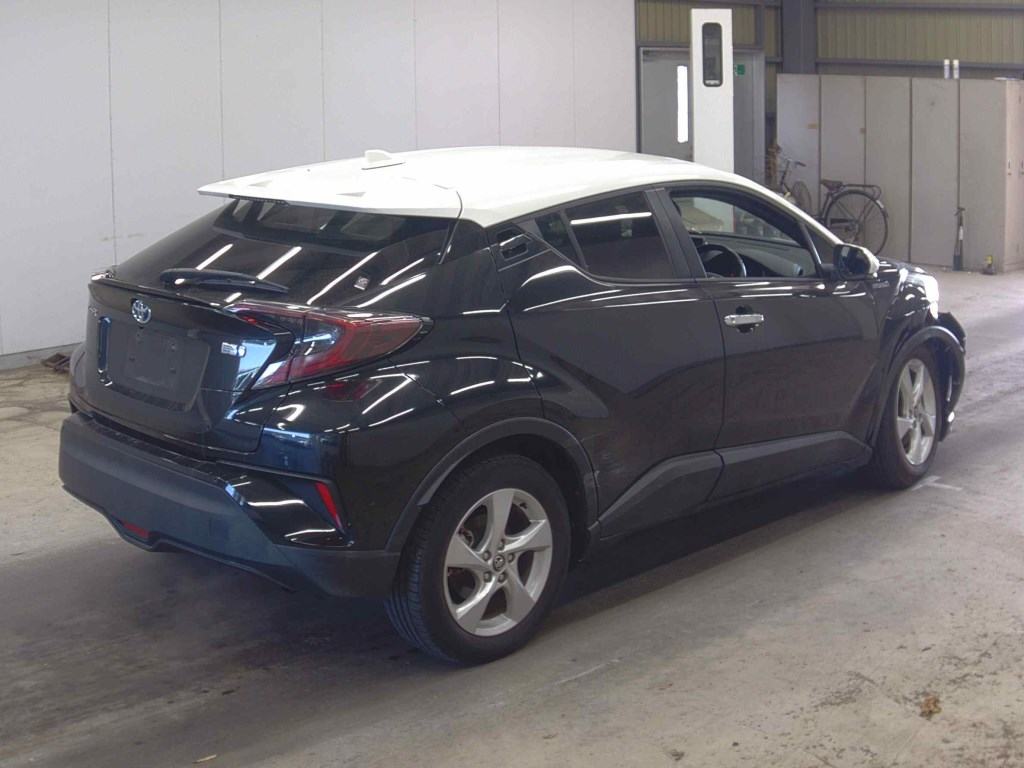 Toyota C-HR 2017 2377369-4