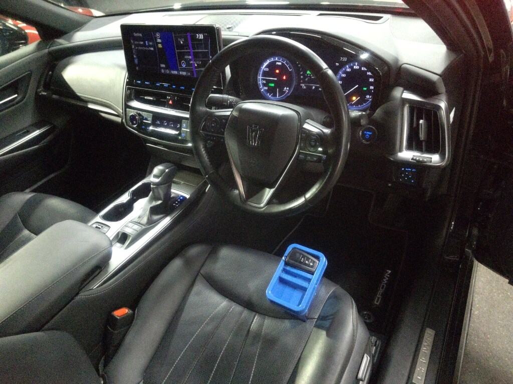 Toyota CROWN HYBRID 2022 2379796-2