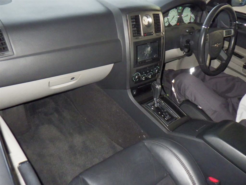 Chrysler 300C 2007 6880081-2