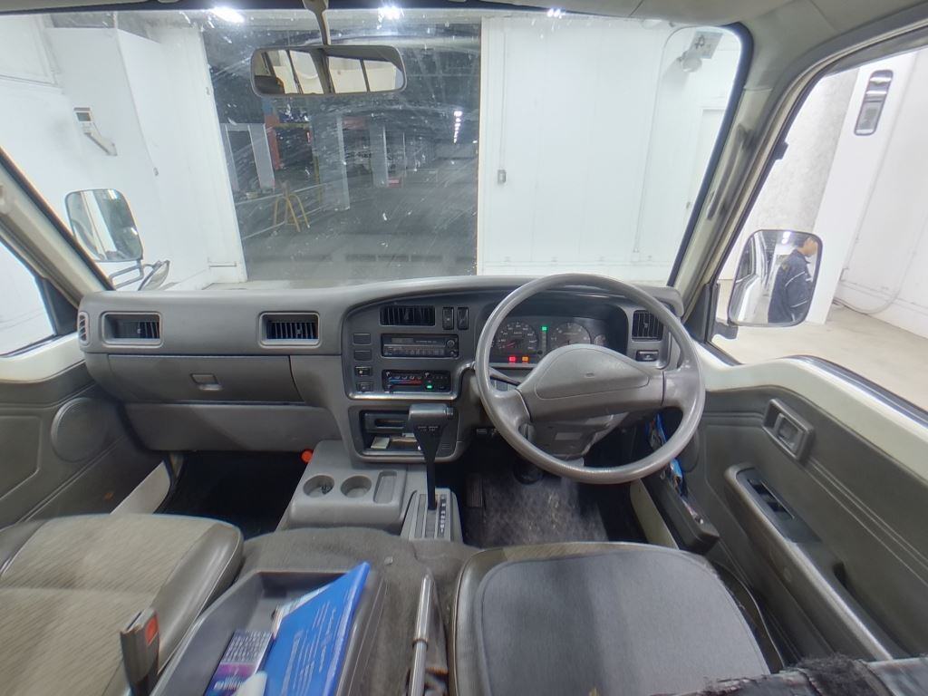 Nissan CARAVAN COACH 1998 6886844-2