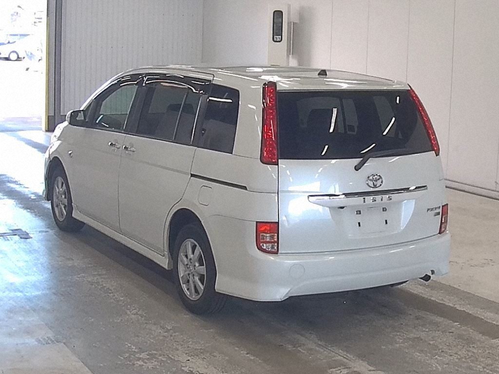 Toyota ISIS 2011 6875522-1