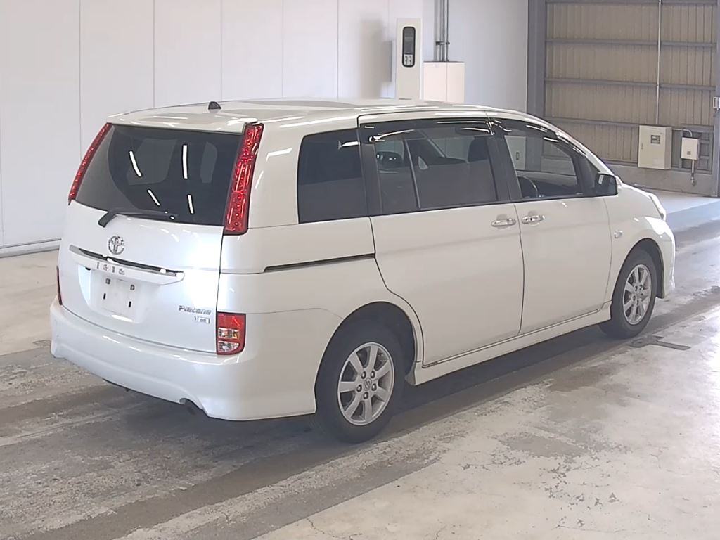Toyota ISIS 2011 6875522-4