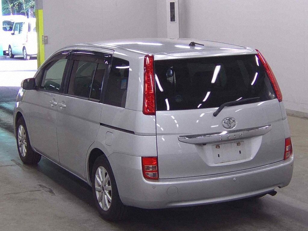 Toyota ISIS 2009 6875523-1