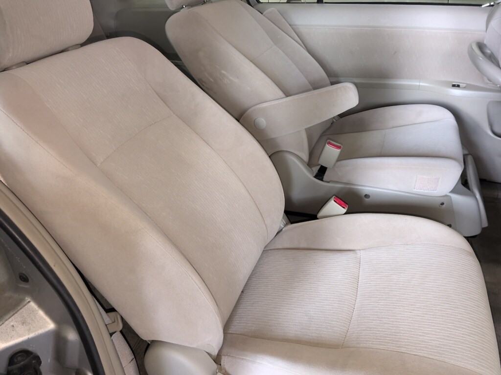 Toyota ISIS 2009 6875523-5