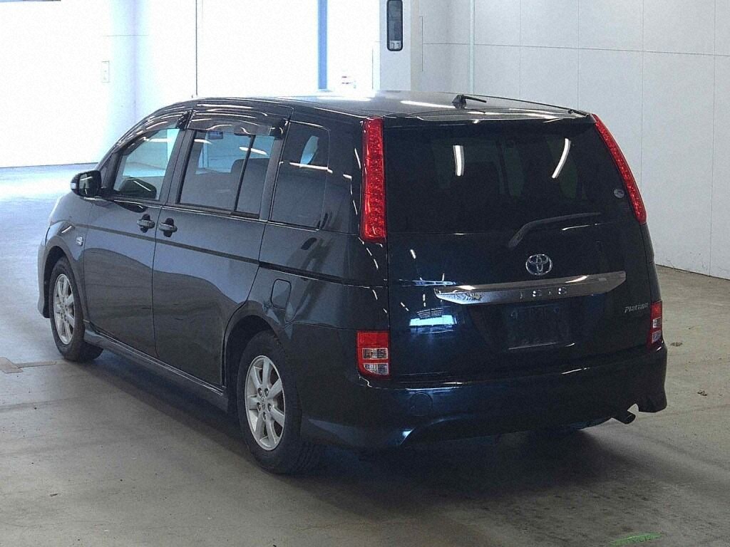 Toyota ISIS 2008 6875524-1