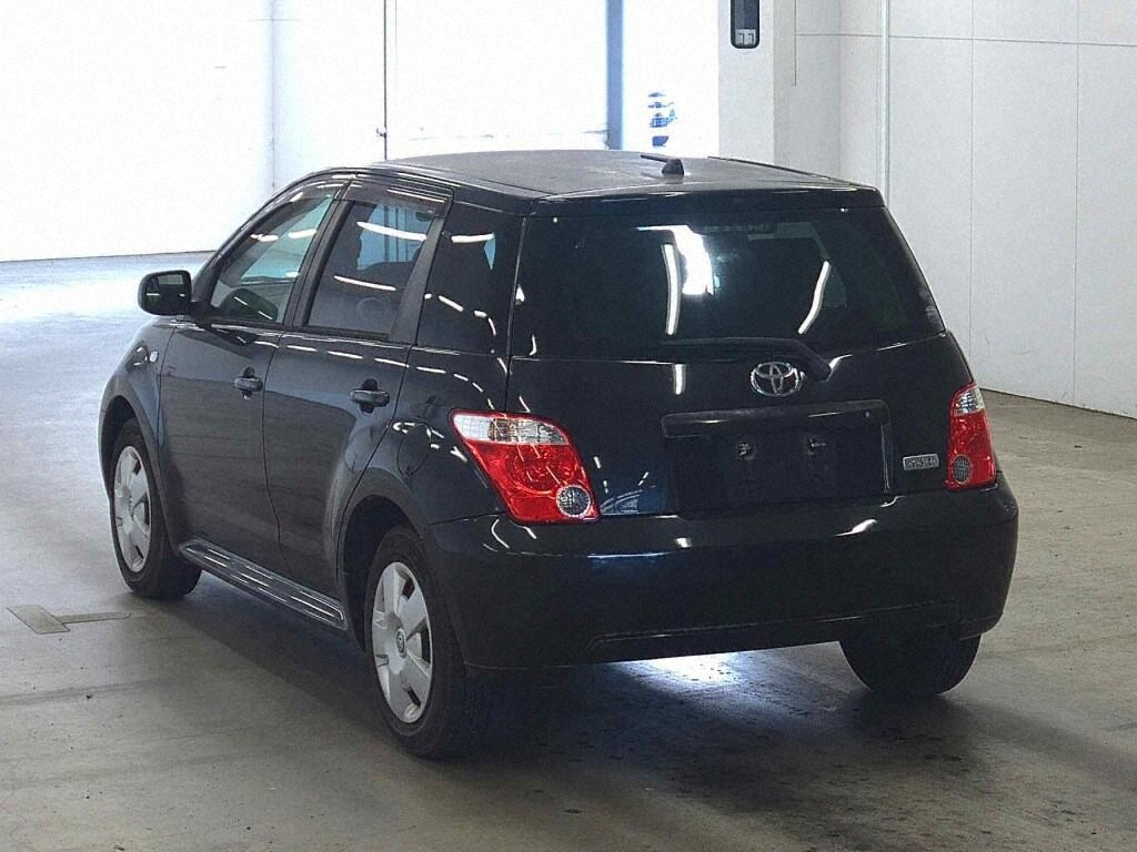 Toyota IST 2005 6876229-1