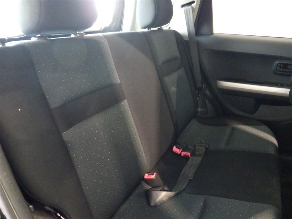 Toyota IST 2005 6876229-5