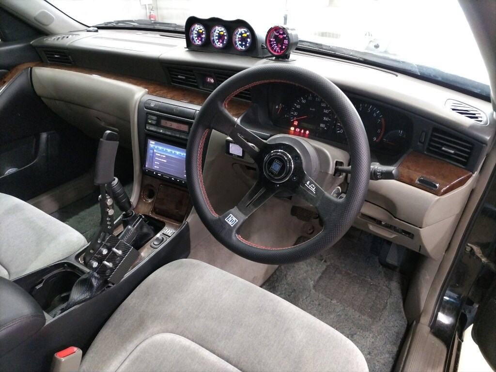 Nissan LAUREL 2000 6875853-2