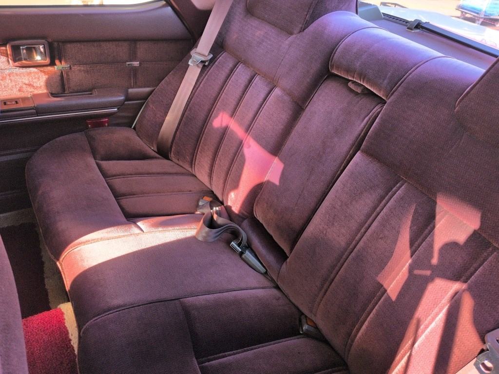 Nissan LAUREL 1987 6875854-5