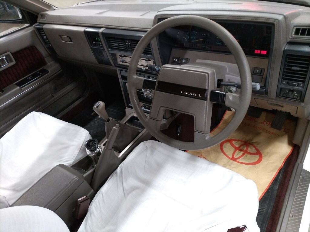 Nissan LAUREL 1985 6896039-2