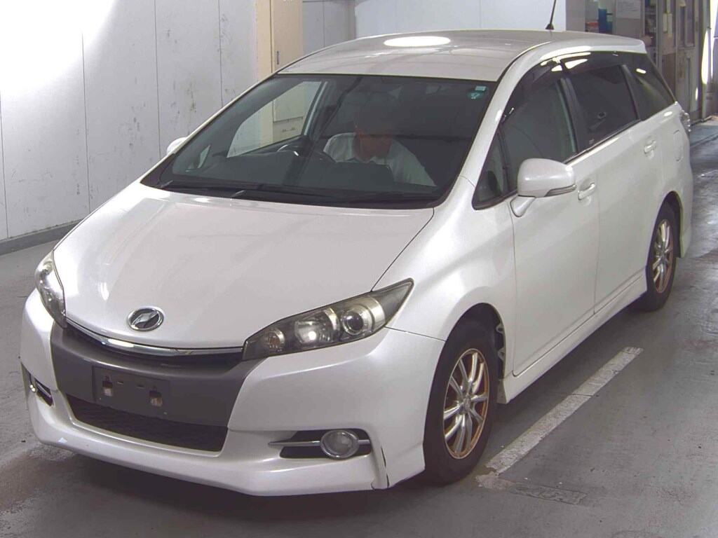 Toyota WISH 2013 6897555-3