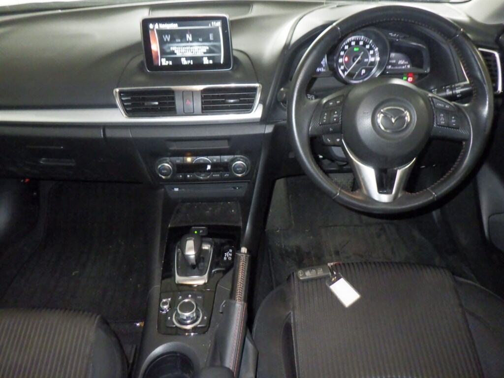 Mazda AXELA HYBRID 2014 6943713-2