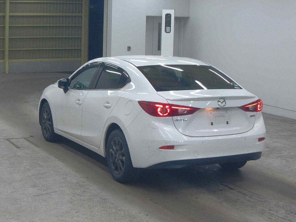 Mazda AXELA HYBRID 2017 6947360-1