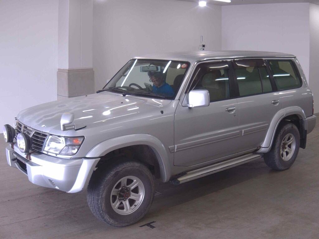 Nissan SAFARI 2000 6956010-3