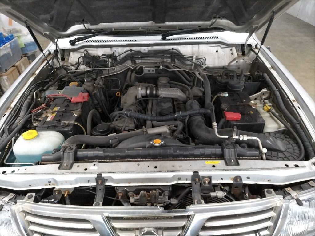 Nissan SAFARI 2000 6956010-5